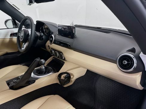 New 2026 MAZDA MX-5 Miata RF Grand Touring w/ Appearance Package RWD image 27