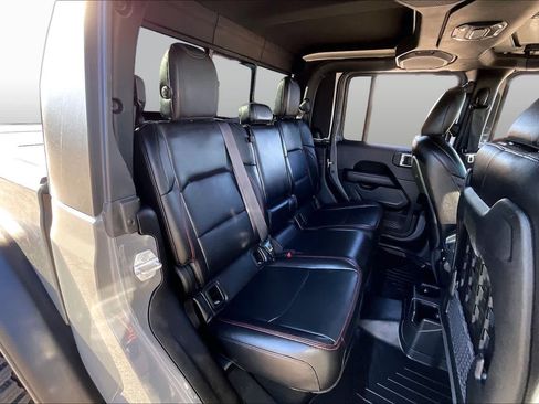 Used 2022 Jeep Gladiator Rubicon w/ Cold Weather Group AWD/4WD image 18