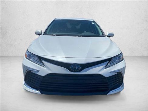 Used 2021 Toyota Camry XLE FWD image 2