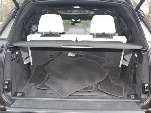 Used 2025 BMW X7 xDrive40i image 8