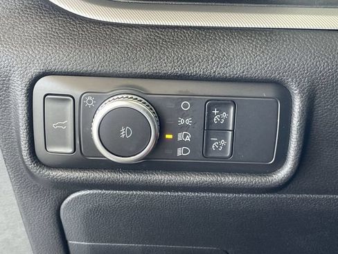 Used 2022 Ford Explorer XLT w/ Equipment Group 202A RWD image 18