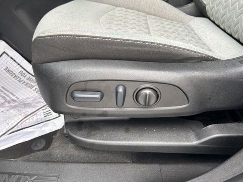 Used 2023 Chevrolet Equinox LT w/ Driver Convenience Package image 14