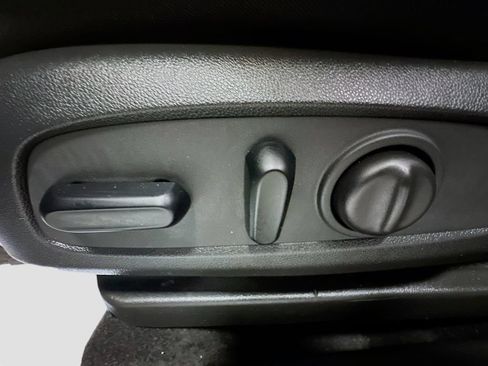 Used 2022 Buick Encore GX Preferred w/ Cold Weather Comfort Package AWD/4WD image 35