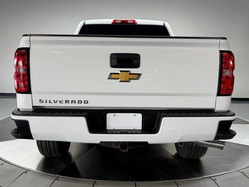 Used 2018 Chevrolet Silverado 1500 Custom w/ Custom Convenience Package RWD image 5