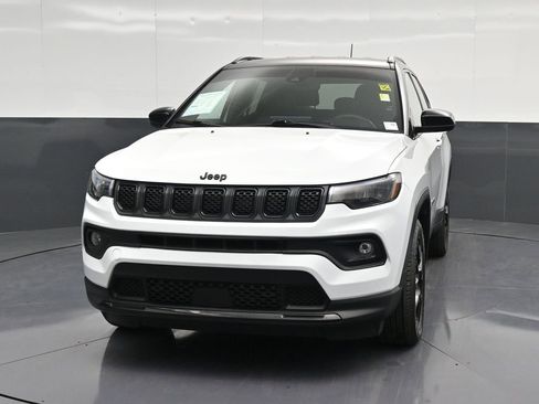 Used 2023 Jeep Compass Altitude image 6