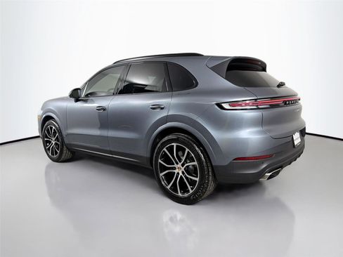 Used 2026 Porsche Cayenne Coupe AWD/4WD image 3