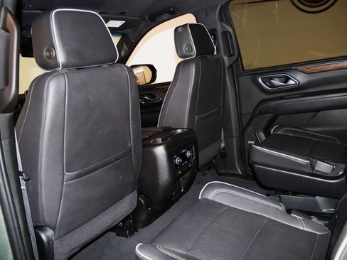Used 2023 Chevrolet Suburban Premier AWD/4WD image 57