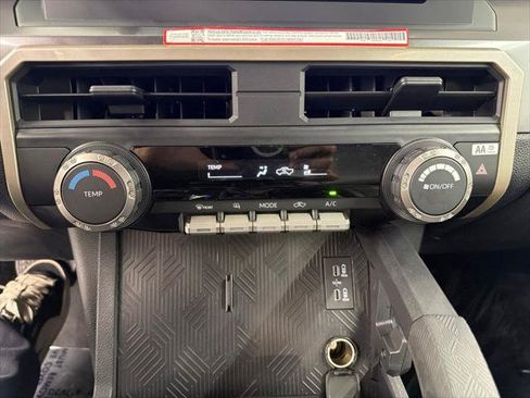 Certified 2026 Toyota Tacoma SR5 AWD/4WD image 34