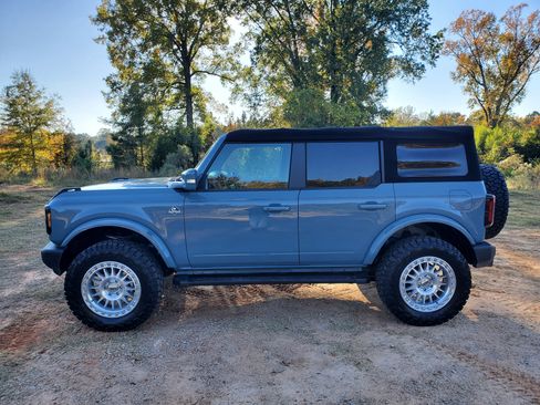 Used 2021 Ford Bronco Outer Banks image 6