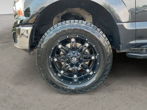 Used 2018 Ford F150 XLT w/ Equipment Group 302A Luxury AWD/4WD image 13