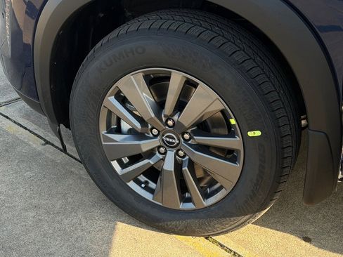 New 2026 Nissan Pathfinder SV image 22