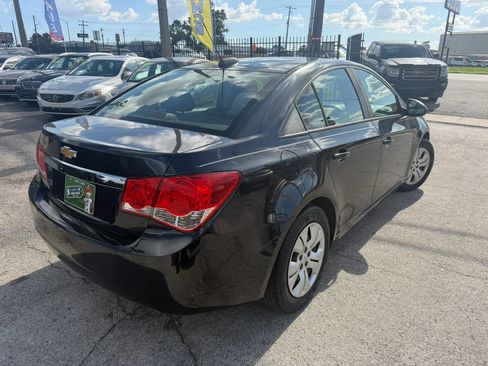 Used 2015 Chevrolet Cruze LS FWD image 4