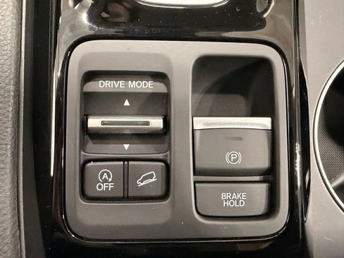 Used 2024 Honda Pilot LX image 33