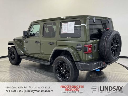 Used 2023 Jeep Wrangler Unlimited Sahara w/ Cold Weather Group AWD/4WD image 7