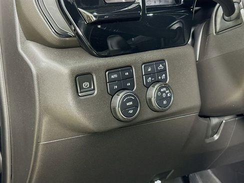 Used 2022 Chevrolet Silverado 1500 ZR2 image 10