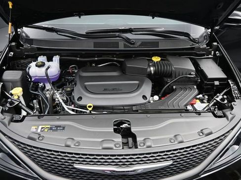 New 2025 Chrysler Voyager LX image 39