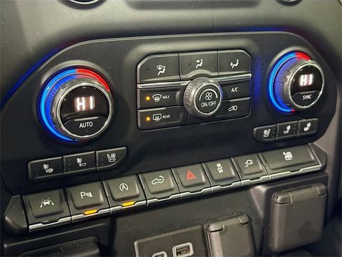 Used 2019 Chevrolet Silverado 1500 High Country image 18