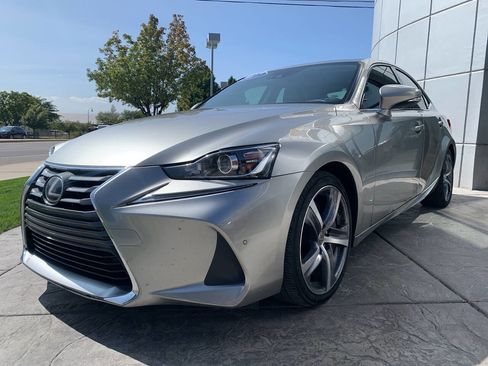 Used 2017 Lexus IS 300 AWD image 3