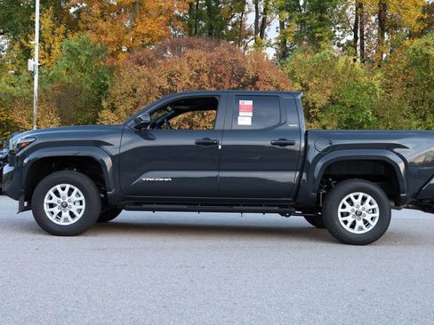 New 2025 Toyota Tacoma SR5 image 4