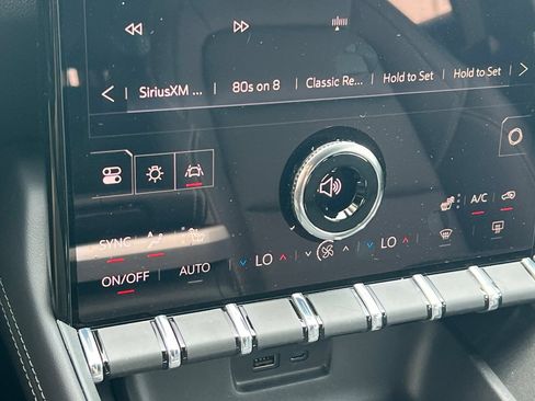 New 2027 GMC Terrain Elevation w/ Elevation Premium Package AWD/4WD image 18