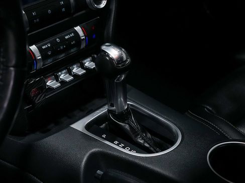 Used 2022 Ford Mustang Premium RWD image 21