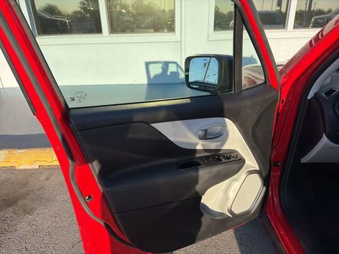 Used 2022 Jeep Renegade Latitude w/ Convenience Group image 7