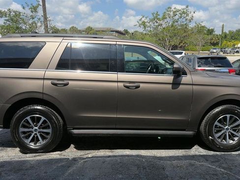 Used 2018 Ford Expedition XLT w/ Cargo Package RWD image 6