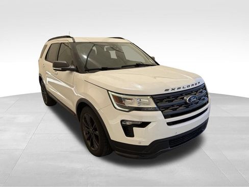 Used 2019 Ford Explorer XLT w/ Equipment Group 202A FWD image 6