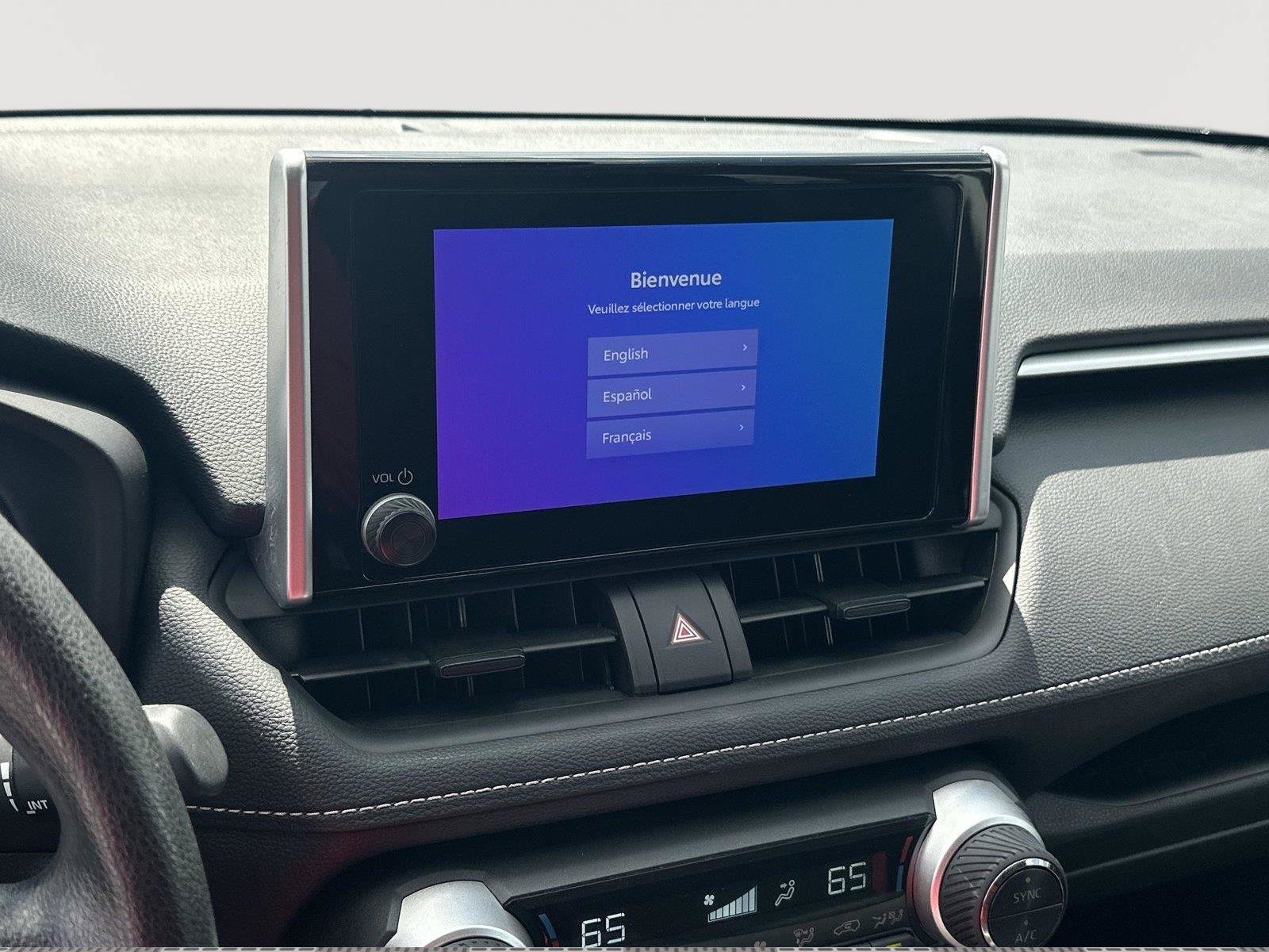 Used 2024 Toyota RAV4 XLE FWD image 15