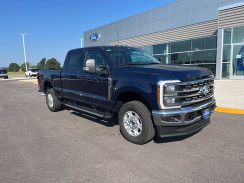 New 2027 Ford F350 XLT w/ XLT Premium Package AWD/4WD image 3