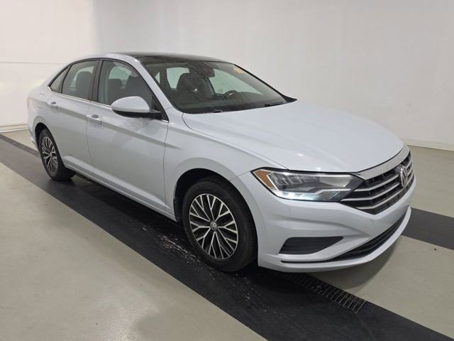 Used 2019 Volkswagen Jetta SE FWD image 3