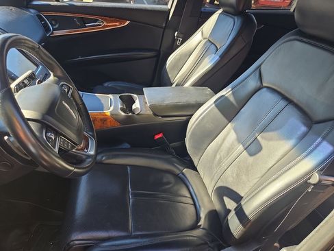 Used 2019 Lincoln Nautilus Reserve image 16