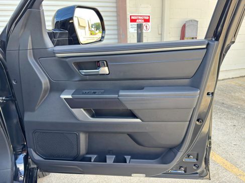 Used 2022 Toyota Tundra Platinum AWD/4WD image 47