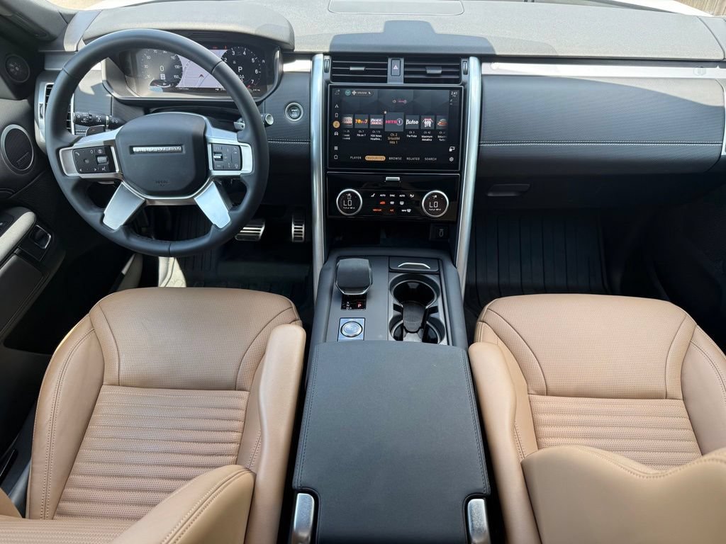 Used 2026 Land Rover Discovery Limited Edition AWD/4WD image 16