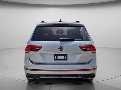 Used 2022 Volkswagen Tiguan SE R-Line FWD image 6