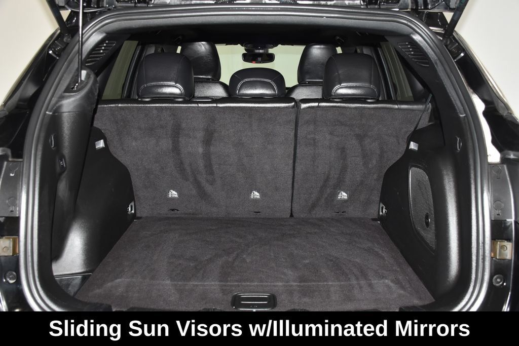 Used 2025 Jeep Compass Latitude w/ Sun & Sound Group AWD/4WD image 33
