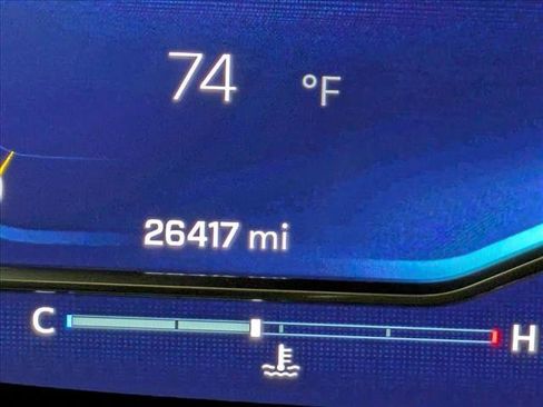 Used 2024 Chevrolet Suburban Z71 w/ Luxury Package image 12