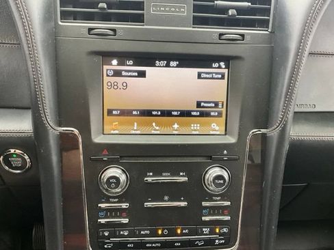 Used 2017 Lincoln Navigator Reserve AWD/4WD image 13