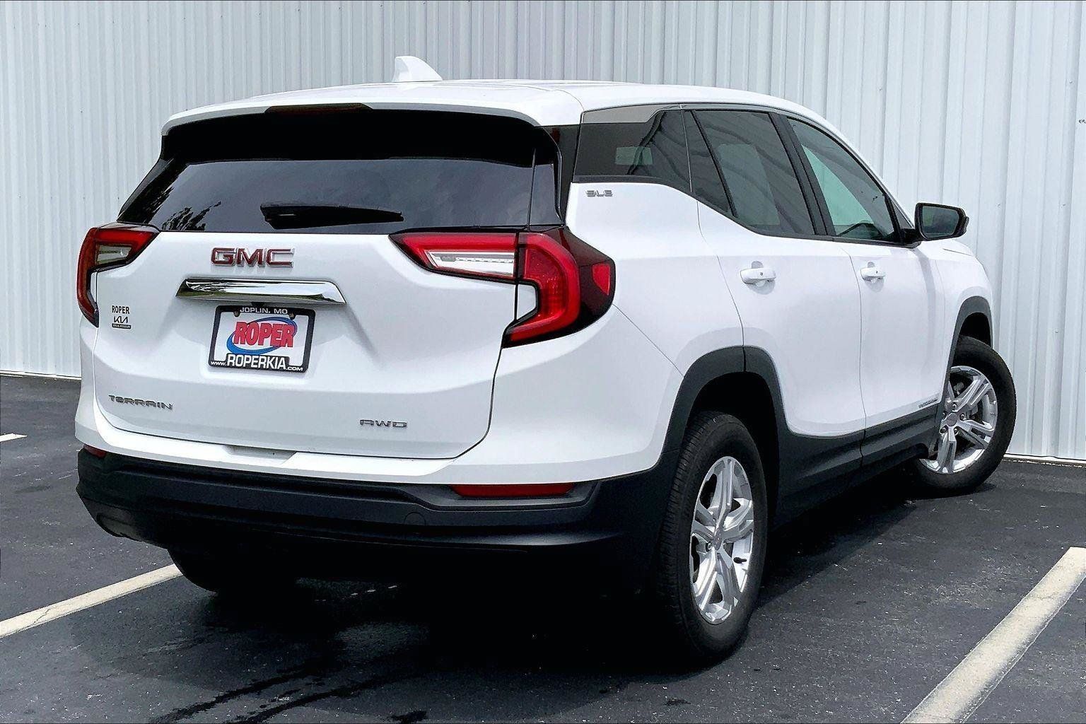 Used 2024 GMC Terrain SLE AWD/4WD image 11