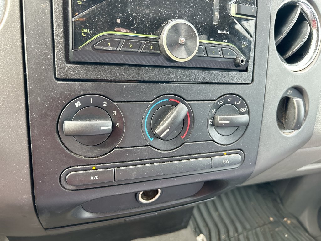 Used 2005 Ford F150 Lariat RWD image 21