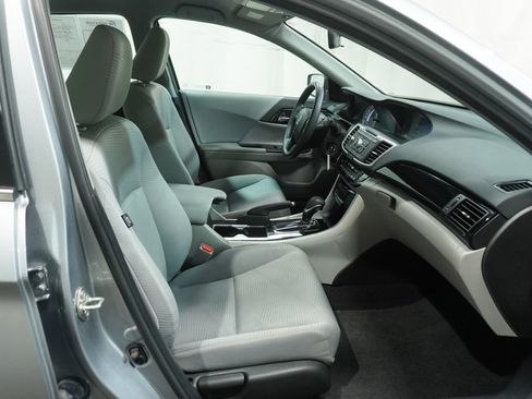 Used 2017 Honda Accord LX image 10