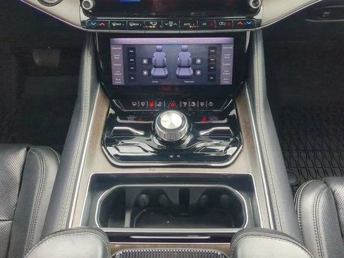 Certified 2022 Jeep Grand Wagoneer Series I AWD/4WD image 22