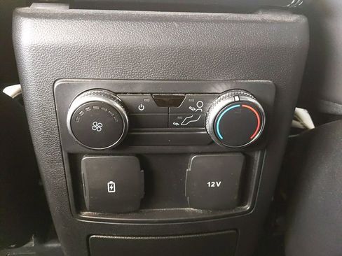 Used 2022 Ford Explorer XLT w/ Equipment Group 202A AWD/4WD image 17