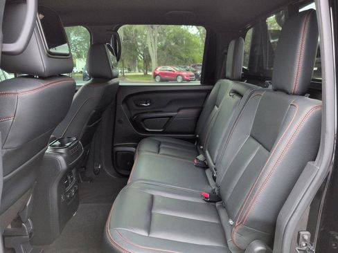 Used 2024 Nissan Titan PRO-4X w/ Pro-4x Convenience Package AWD/4WD image 14