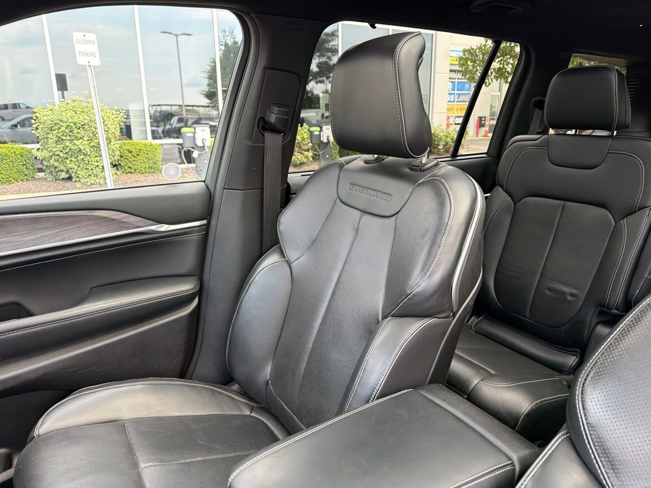 Used 2022 Jeep Grand Cherokee L Overland w/ Advanced Protech Group III AWD/4WD image 17