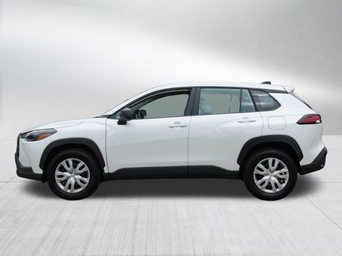 Used 2026 Toyota Corolla Cross L AWD/4WD image 4