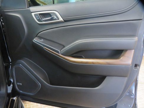 Used 2019 GMC Yukon XL Denali AWD/4WD image 27