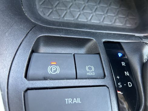Certified 2022 Toyota RAV4 XLE Premium AWD/4WD image 34