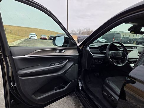 New 2026 Jeep Grand Cherokee L 4WD image 10