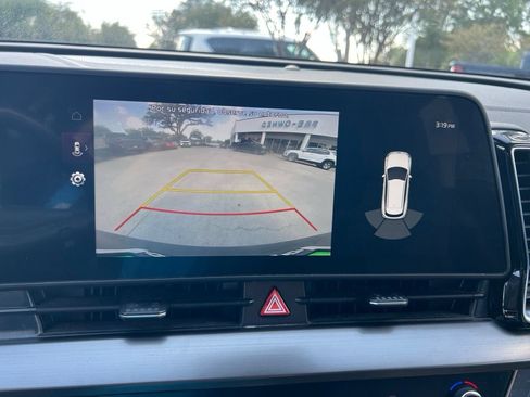 Used 2025 Kia Sportage EX w/ Premium Package FWD image 18